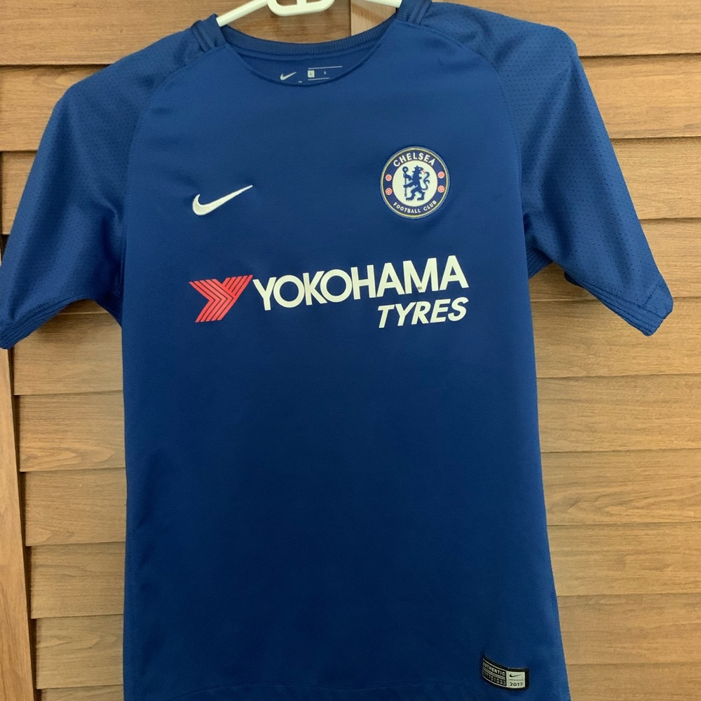 Chelsea Football Club Jersey Boy Size Large